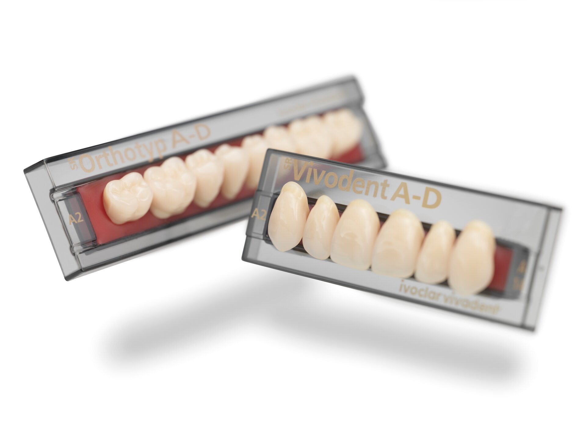 더 많은 선택 이보클라 비바덴트가 SR Vivodent에서 사용할 수 있는 쉐이드를 두 배로 늘려 환자 개개인의 개성과 니즈를